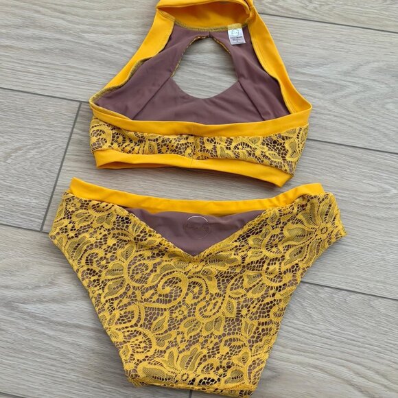 TheBendyBrand small yellow/tan pole set - Picture 5 of 8